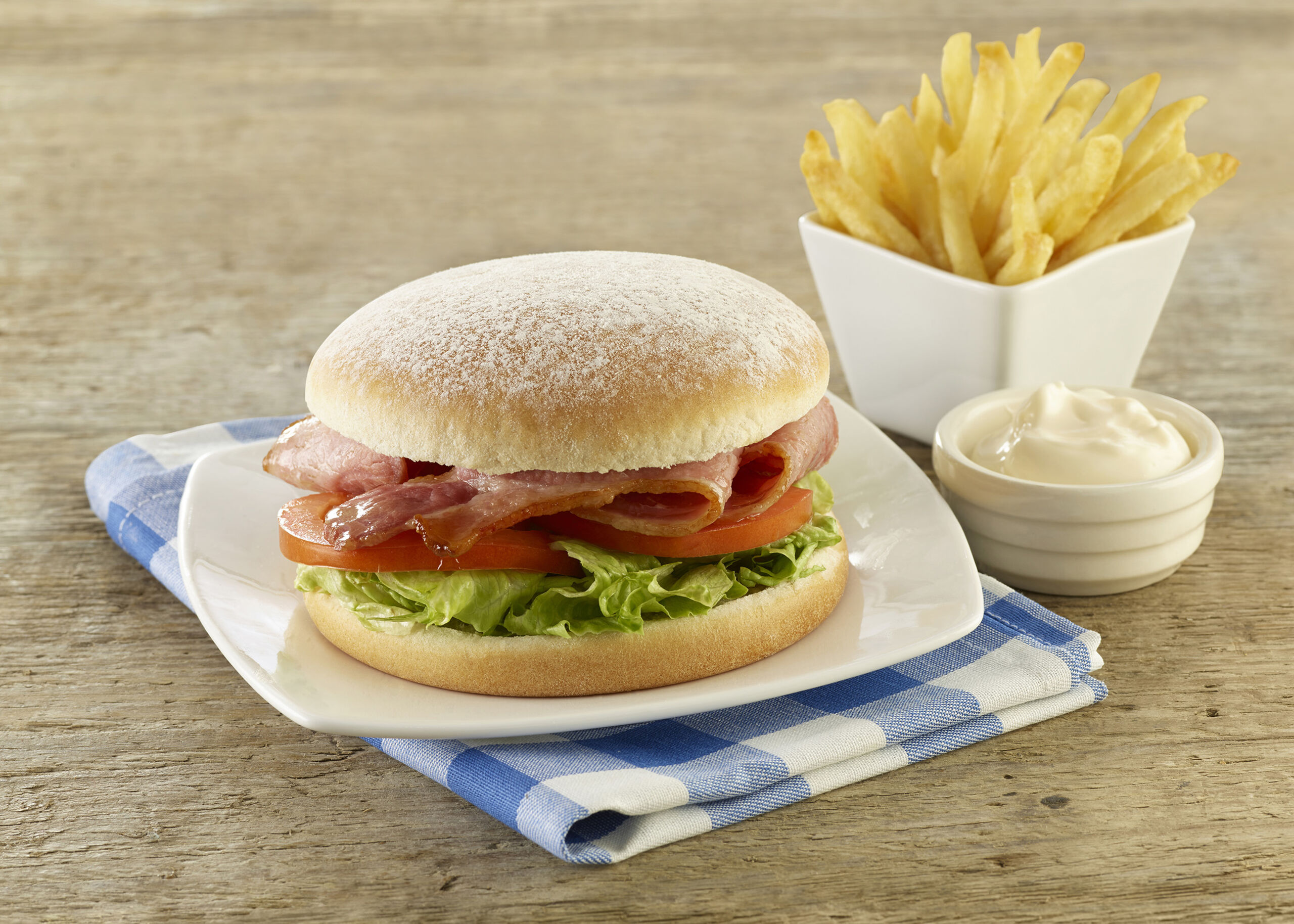 SoftFlouredBap_BLT_Blue_L-Crop